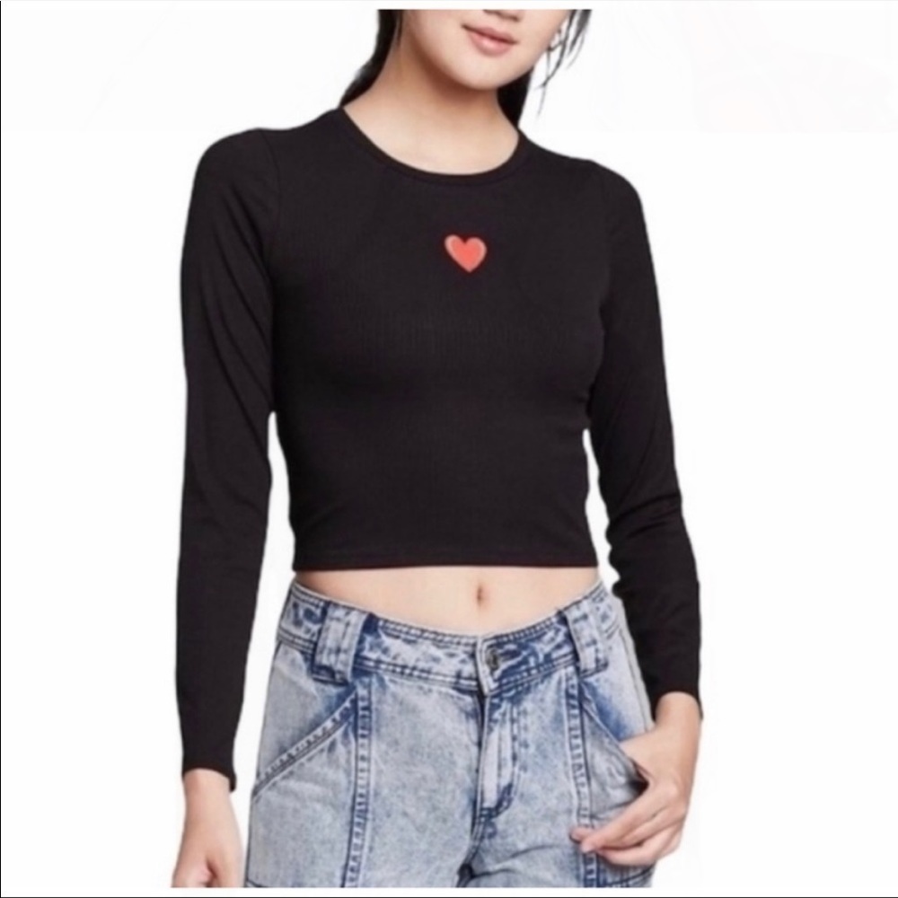 𝅺nwt Wild Fable Ribbed Heart Crop Top